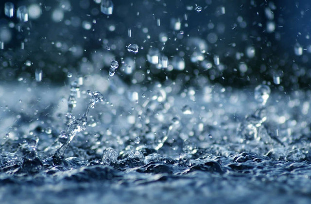 Rain splatters loudly ...