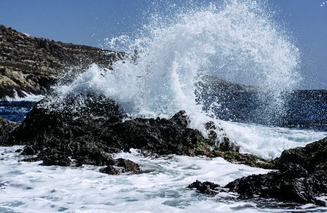 The waves soothe my mind ...